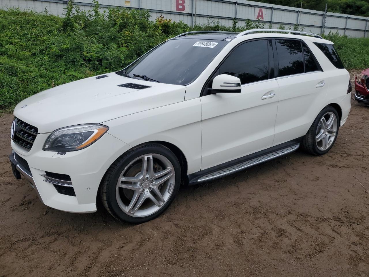 2013 Mercedes-benz Ml 550 4matic White vin: 4JGDA7DB9DA228058