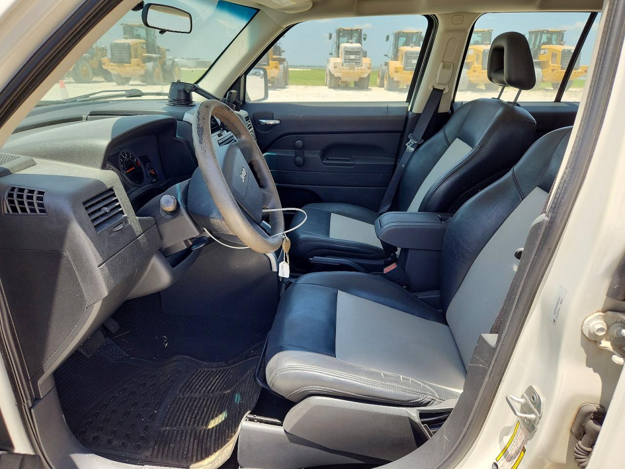 2008 Jeep Patriot Sport White vin: 1J8FT28058D554147