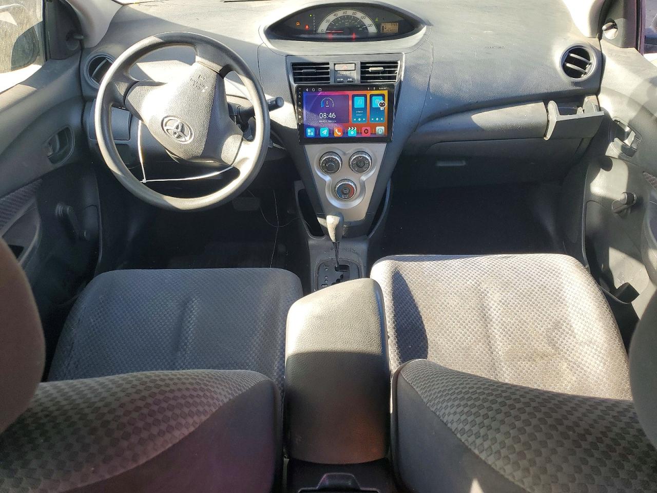 2007 Toyota Yaris Base Серебряный vin: JTDBT923671035044