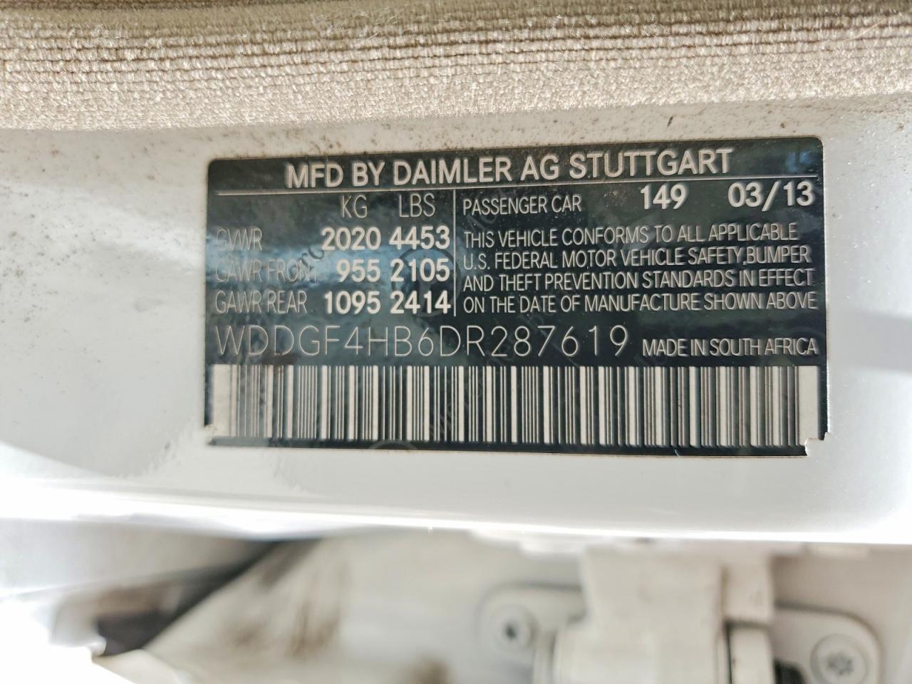 2013 Mercedes-benz C 250 Белый vin: WDDGF4HB6DR287619