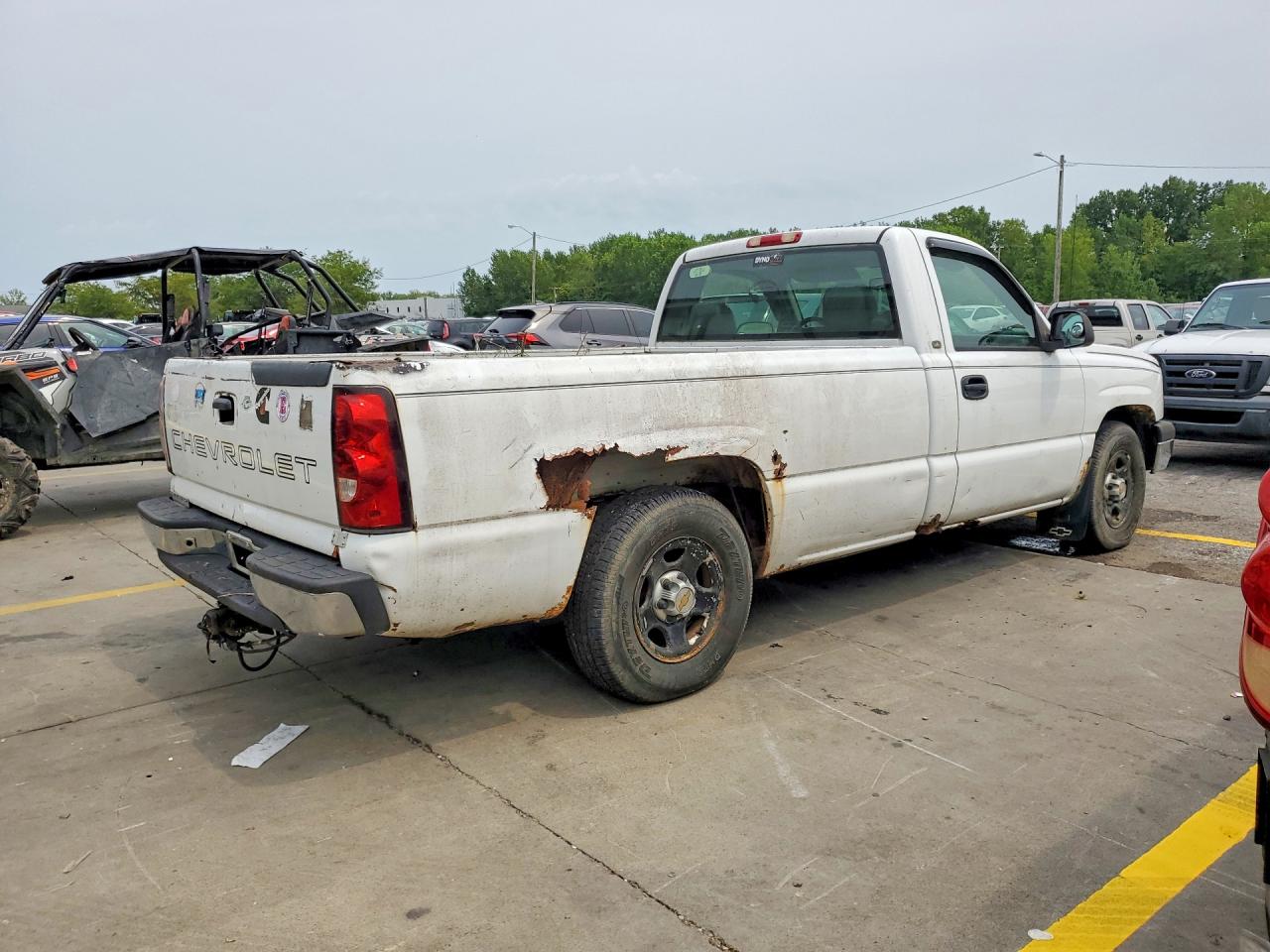 2004 Chevrolet Silverado C1500 White vin: 1GCEC14X54Z105953