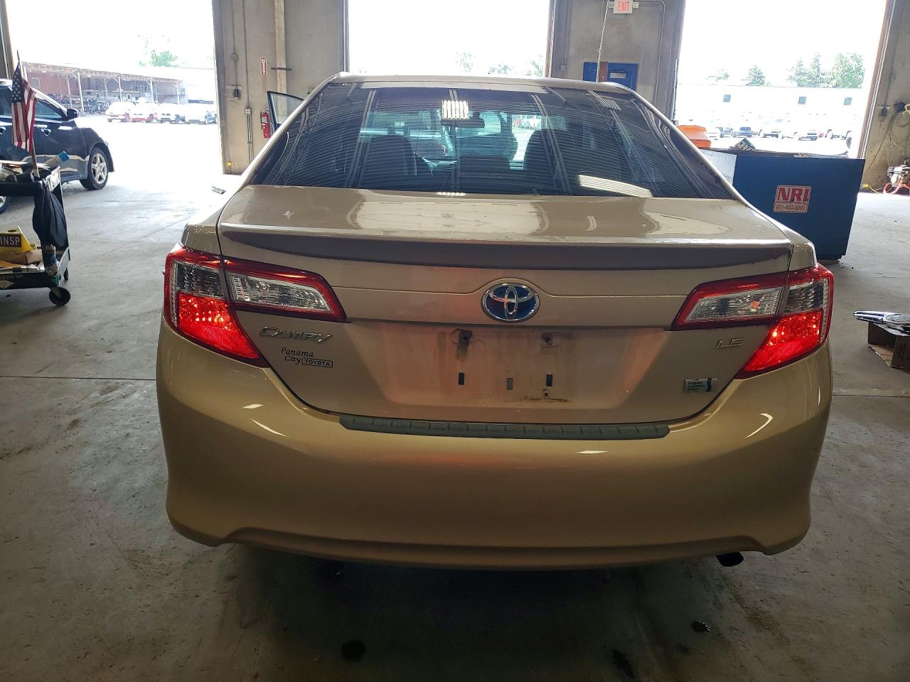 2012 Toyota Camry Hybrid Le Gold vin: 4T1BD1FK5CU008289