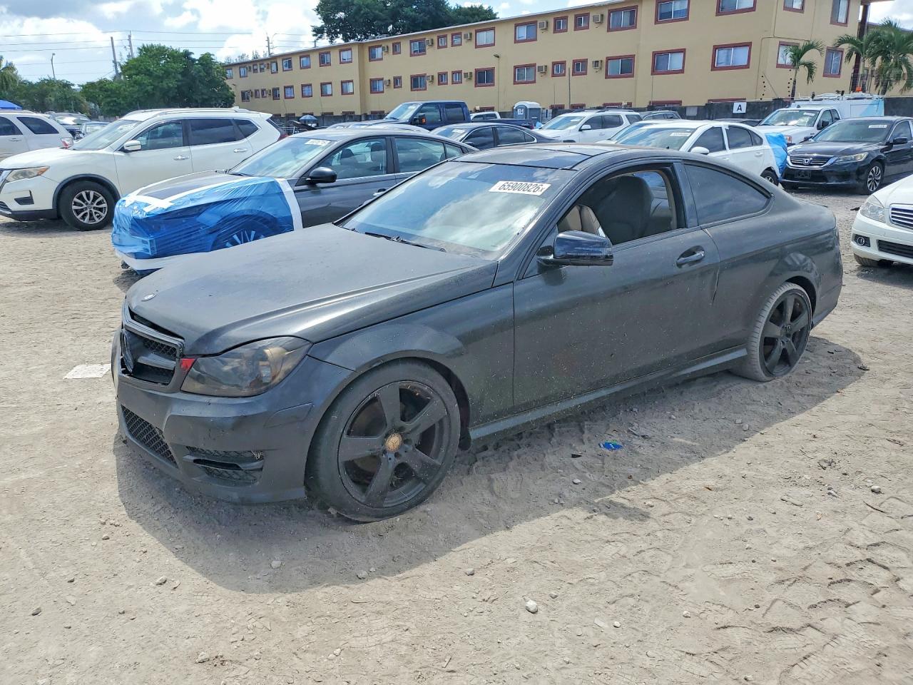 2013 Mercedes-benz C 250 Black vin: WDDGJ4HBXDG005282
