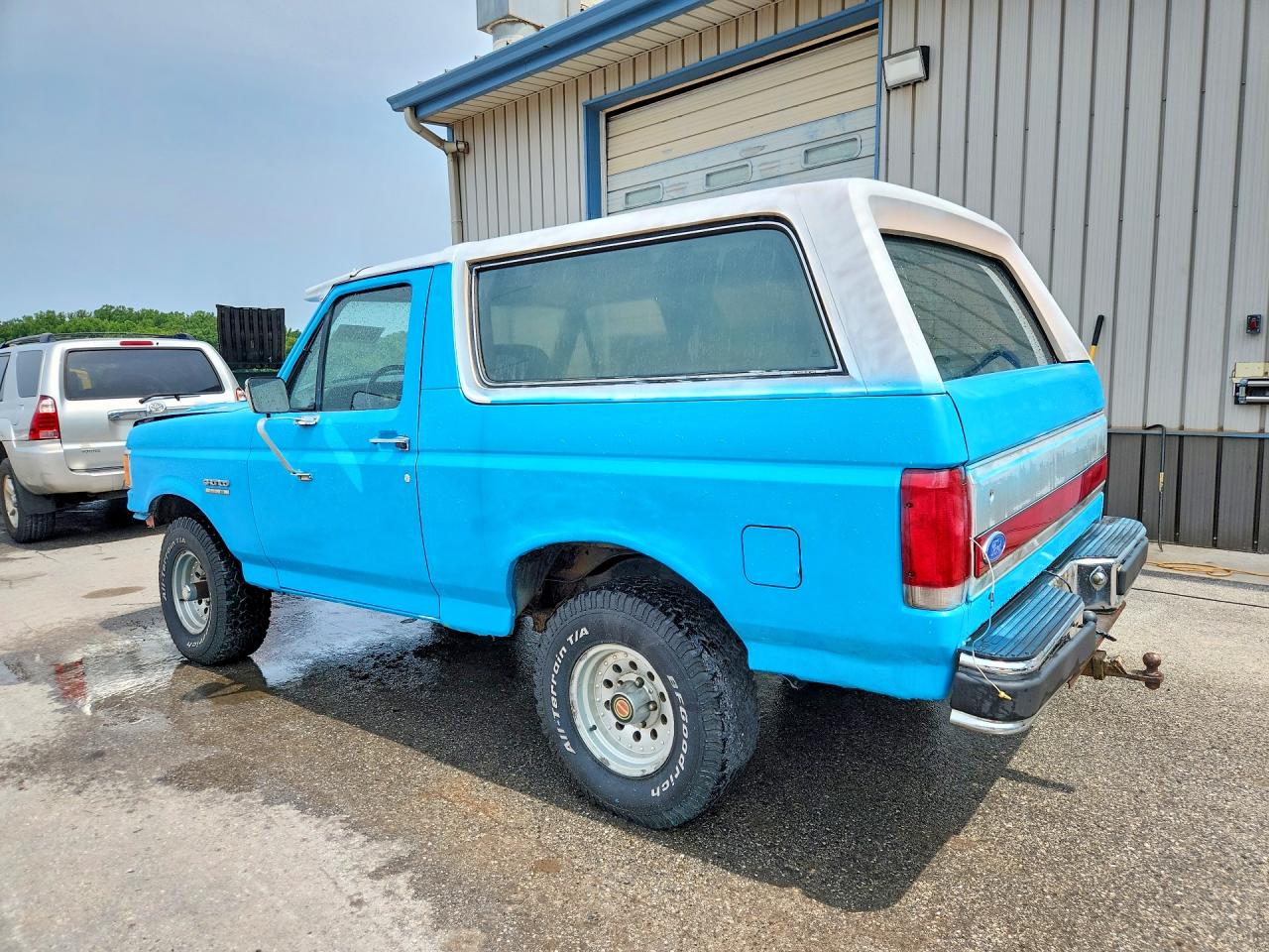 1990 Ford Bronco U100 Blue vin: 1FMEU15N7LLA15209
