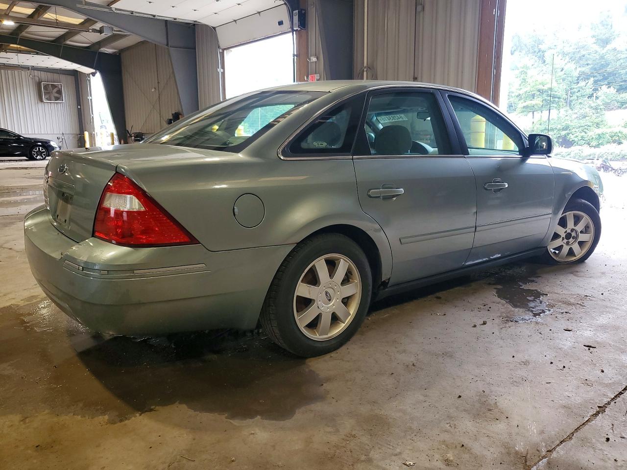 2005 Ford Five Hundred Se Silver vin: 1FAFP26135G186171