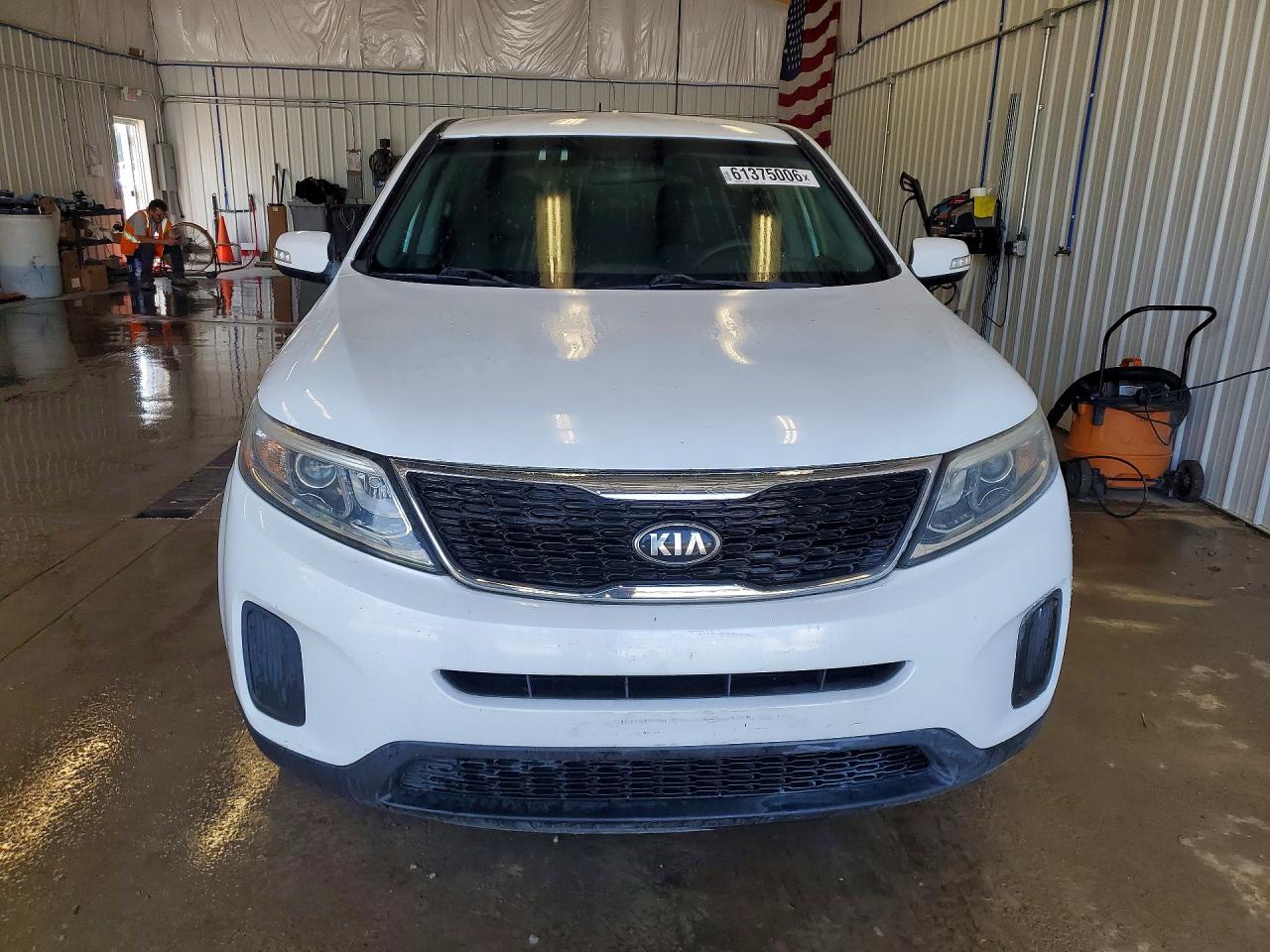 2015 Kia Sorento Lx White vin: 5XYKTCA69FG639971