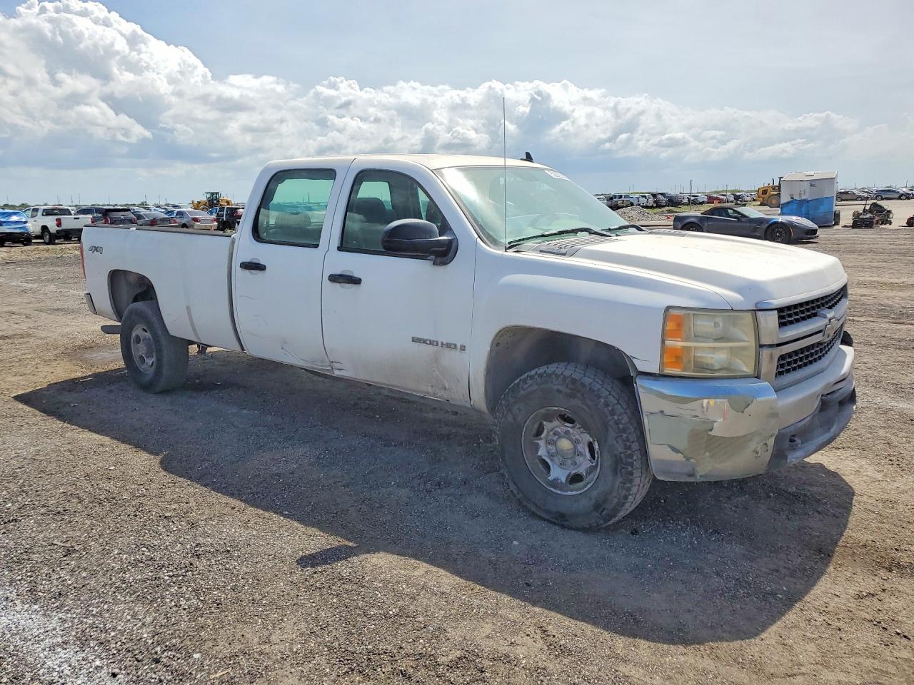 2007 Chevrolet Silverado K2500 Heavy Duty Белый vin: 1GCHK23K57F530901