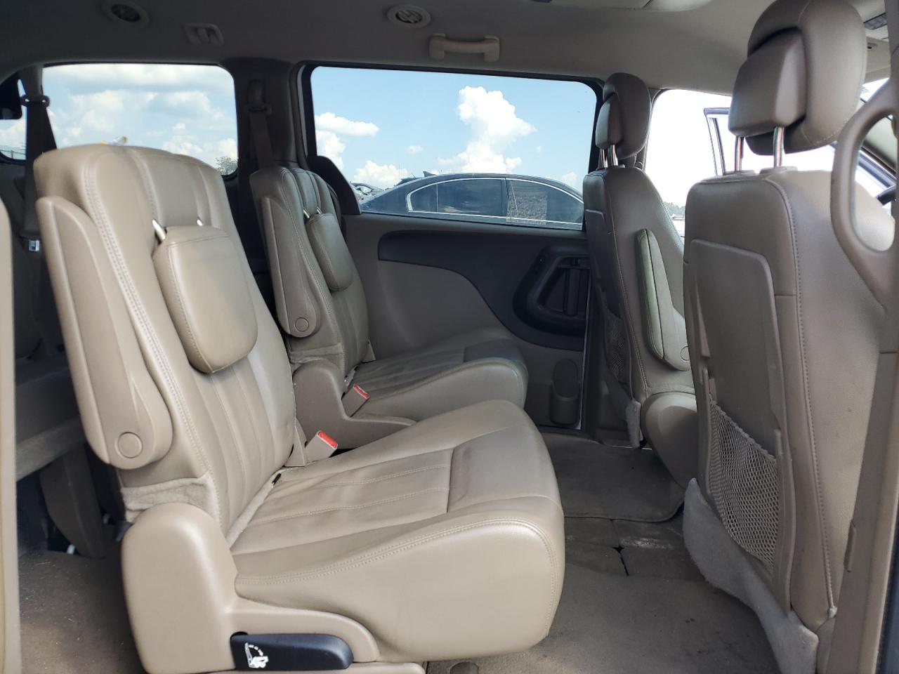 2014 Chrysler Town & Country Touring White vin: 2C4RC1BG1ER295234