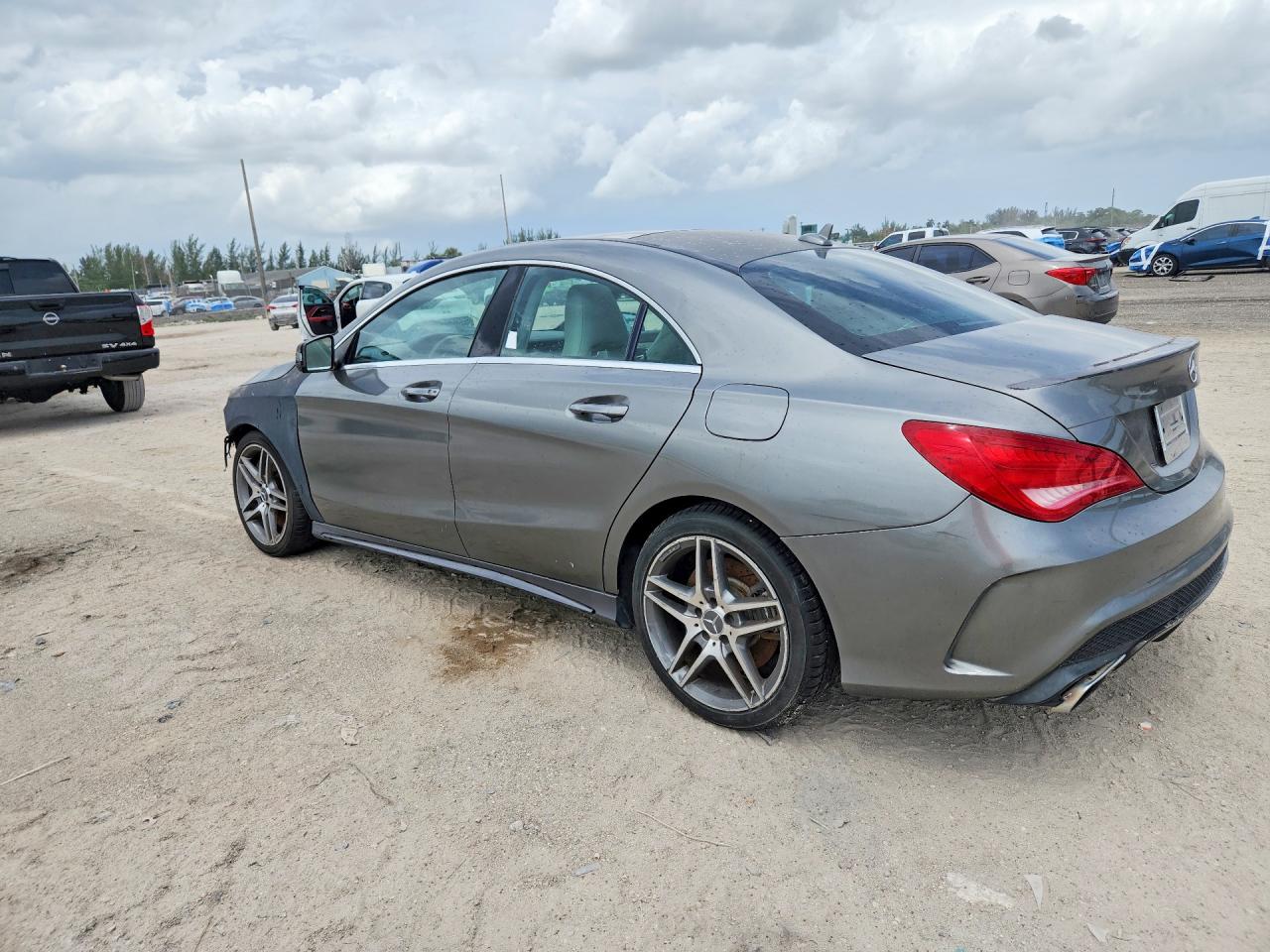 2014 Mercedes-benz Cla 45 Amg Gray vin: WDDSJ5CB1EN086676