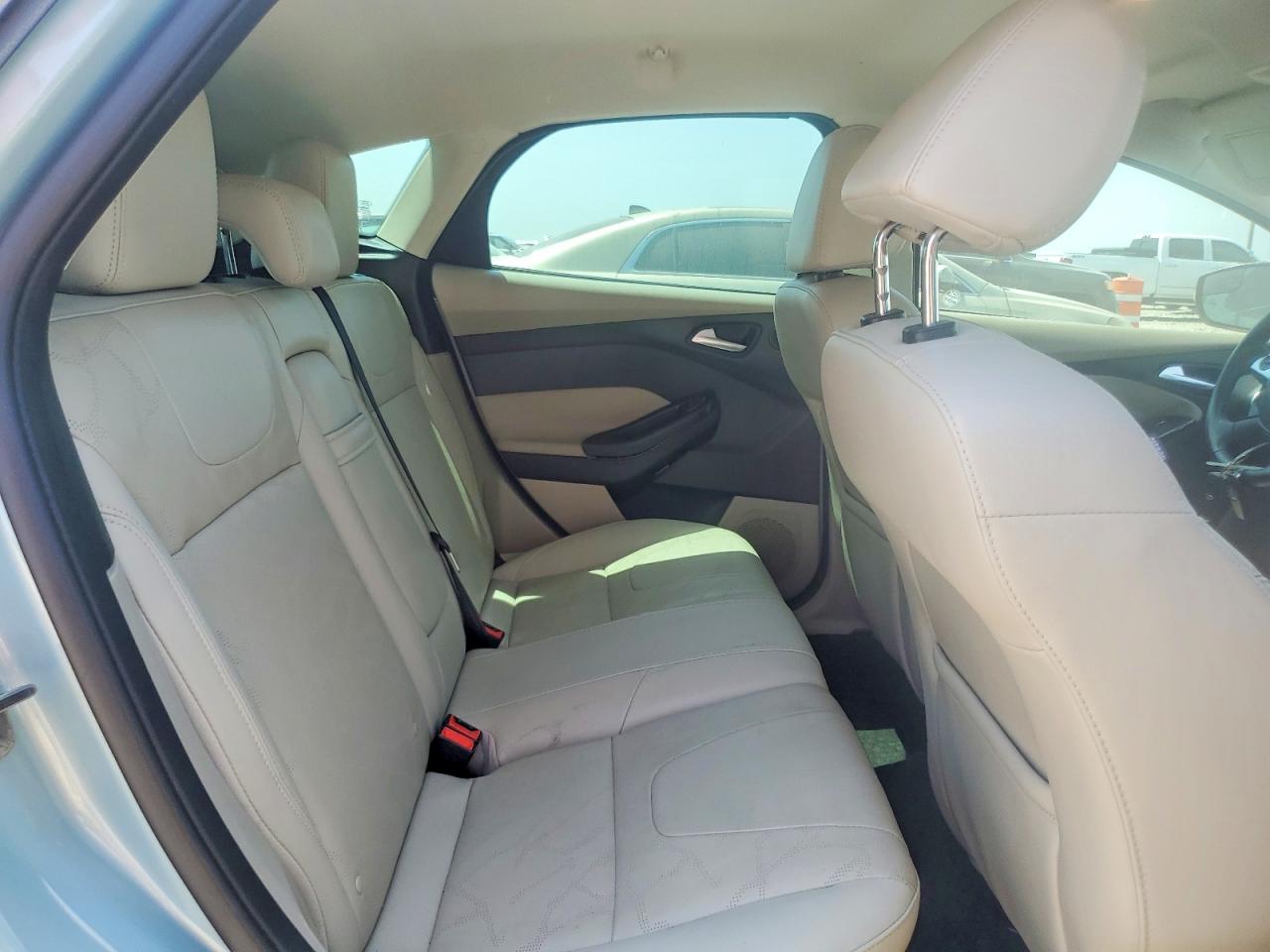 2013 Ford Focus Bev Teal vin: 1FADP3R46DL313083