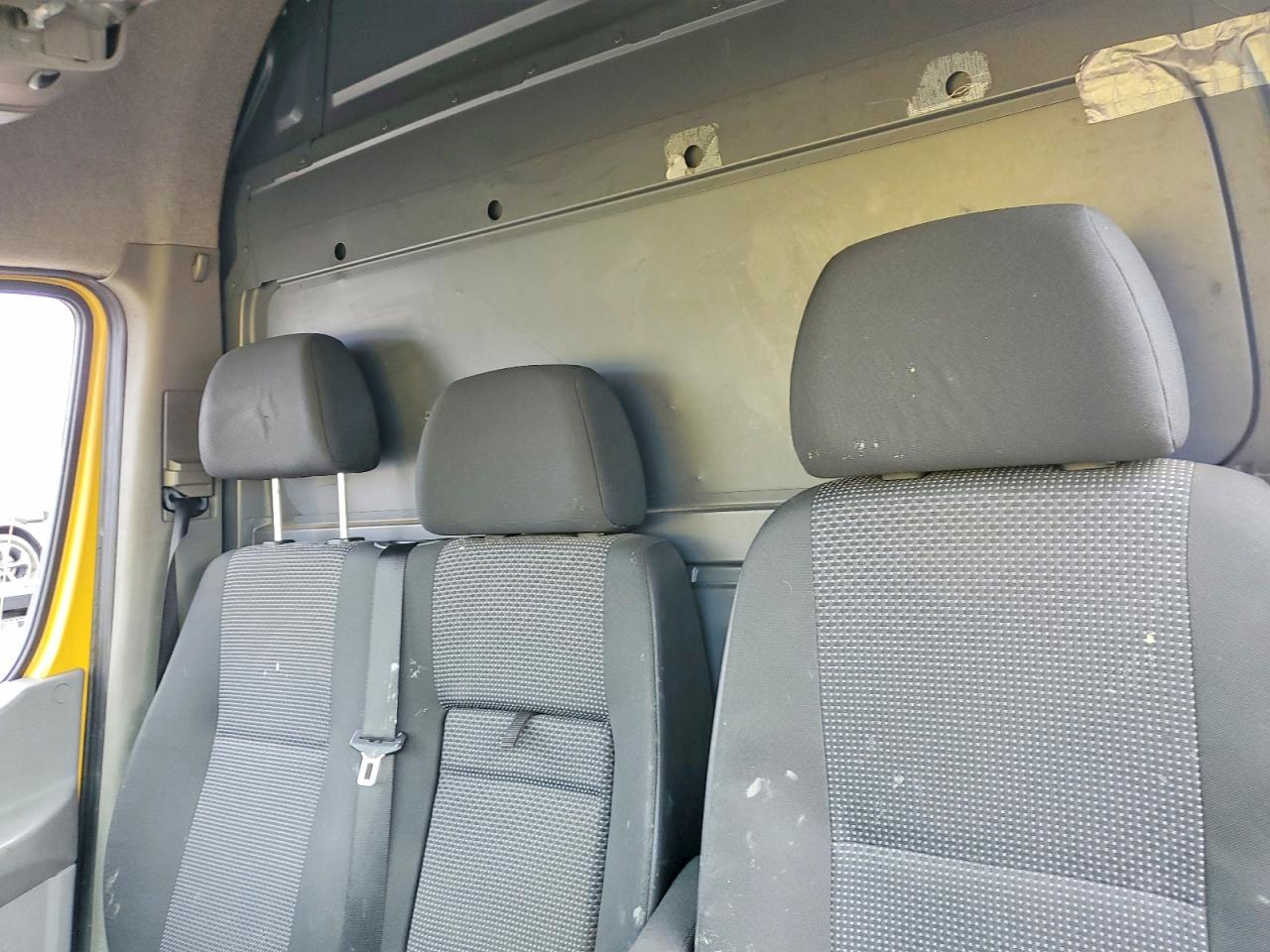 2011 Mercedes-benz Sprinter 2500 Yellow vin: WD3PE7CC9B5584817