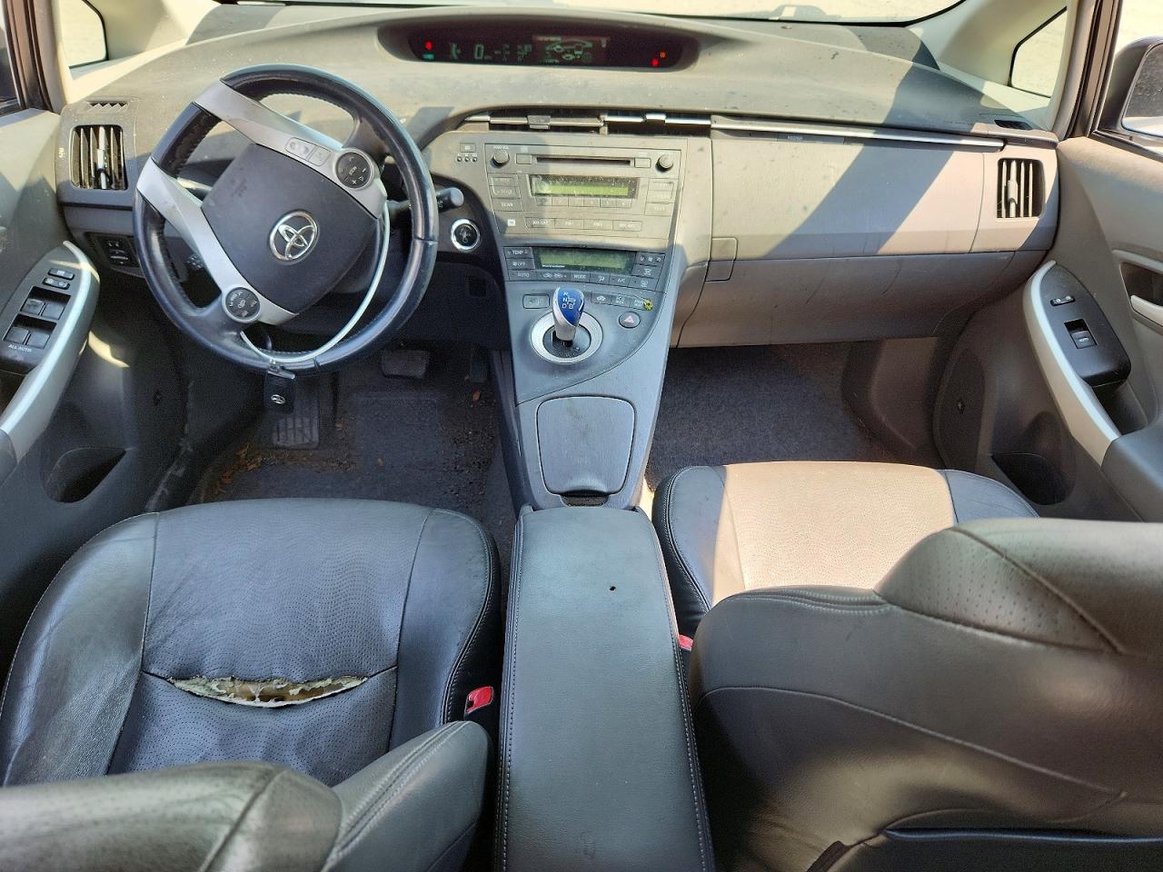 2011 Toyota Prius Four Silver vin: JTDKN3DU1B0288008