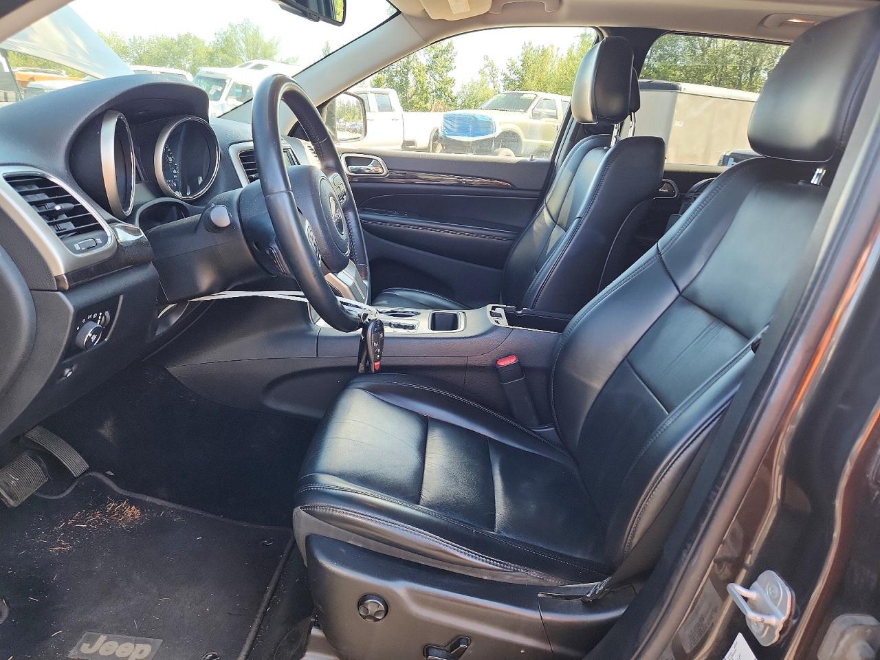 2011 Jeep Grand Cherokee Laredo Black vin: 1J4RR4GG8BC528114