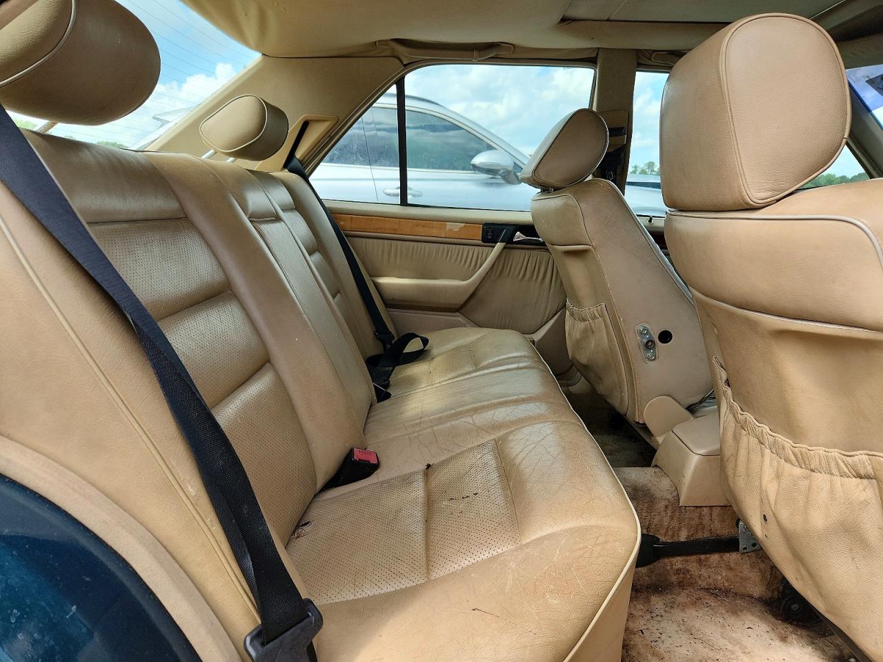1995 Mercedes-benz E 320 Base Зеленый vin: WDBEA32E2SC167876