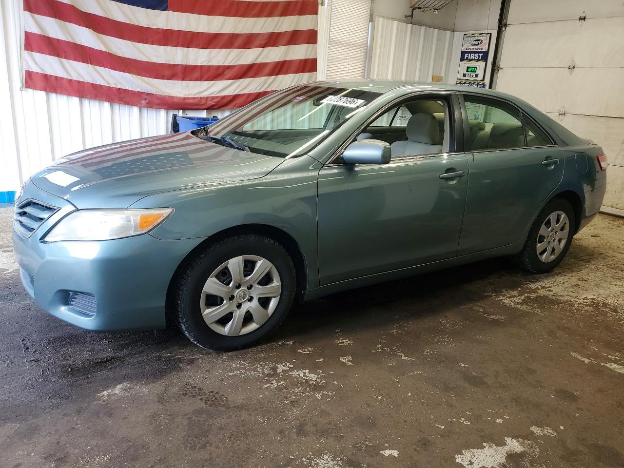 2011 Toyota Camry Le Teal vin: 4T1BF3EK8BU684130