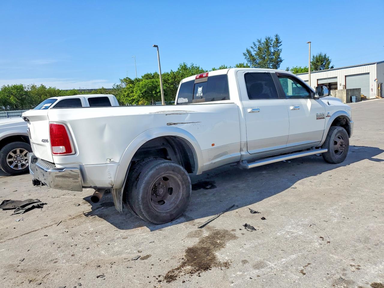 2015 Ram 3500 Laramie White vin: 3C63RRJL5FG542271