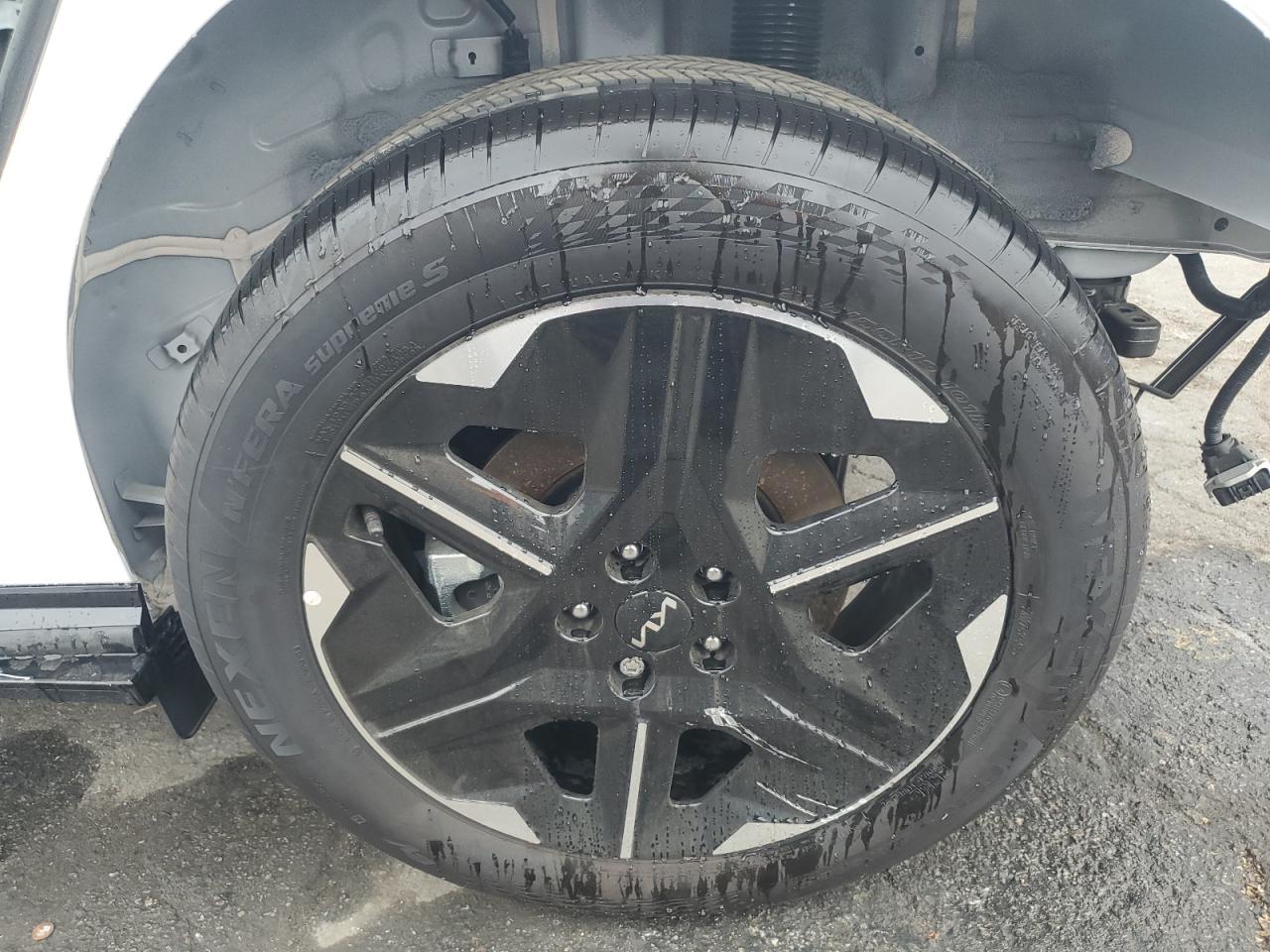 2025 Kia Ev6 Wind White vin: 5XYC34JA9SG013247 Damage: Left Rear Wheel, Curb Rash, 6 To 7 Inches