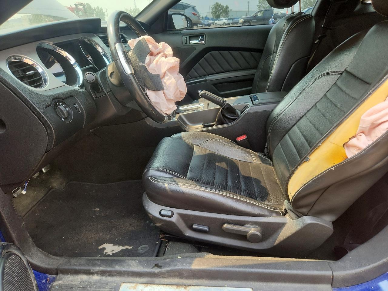 2014 Ford Mustang Синий vin: 1ZVBP8AMXE5317635