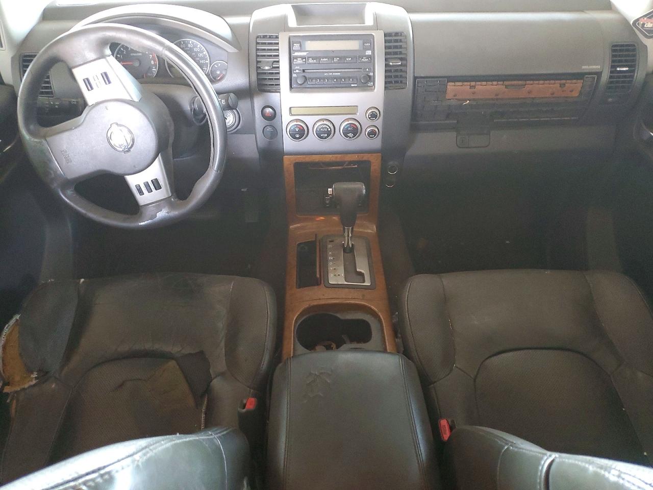 2005 Nissan Pathfinder Xe White vin: 5N1AR18U35C714200
