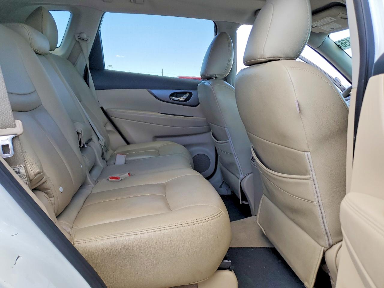 2015 Nissan Rogue Sv Белый vin: 5N1AT2MKXFC831429