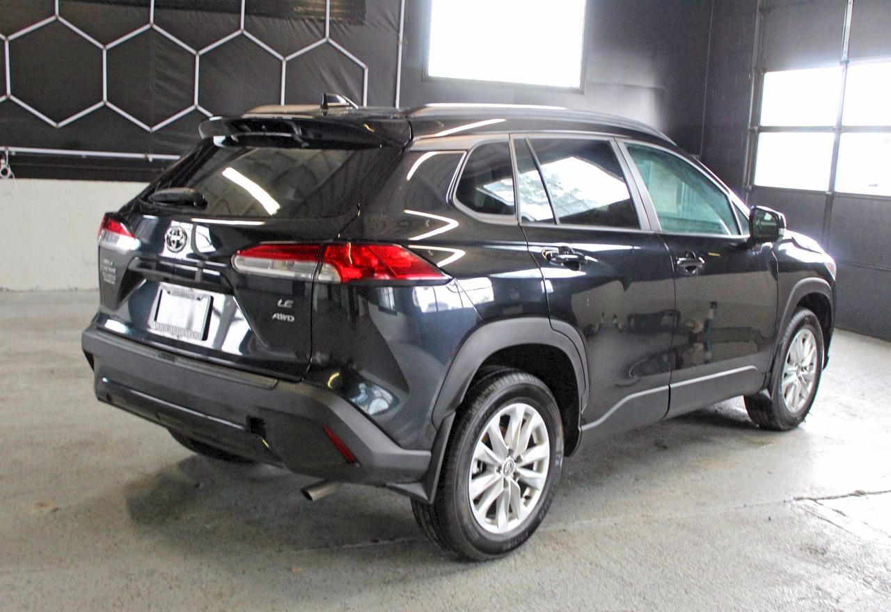 2024 Toyota Corolla Cross Le Black vin: 7MUBAABG3RV098589