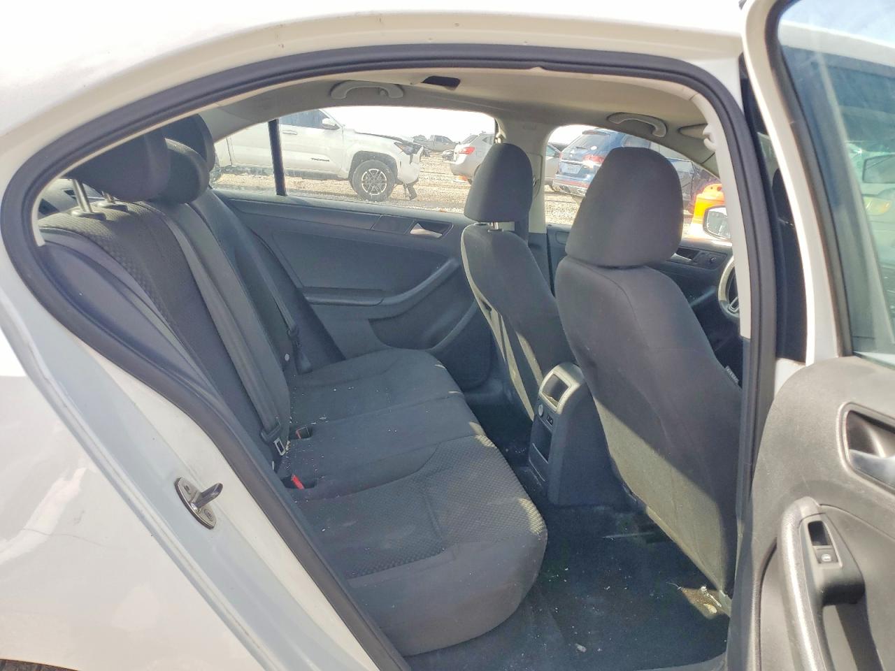 2014 Volkswagen Jetta Base White vin: 3VW2K7AJ2EM294330