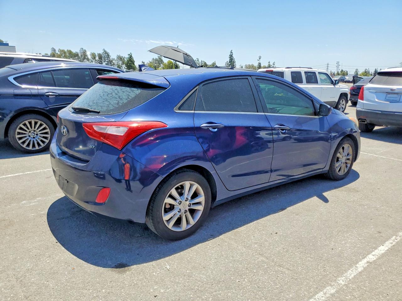 2013 Hyundai Elantra Gt Base Blue vin: KMHD35LE1DU089004