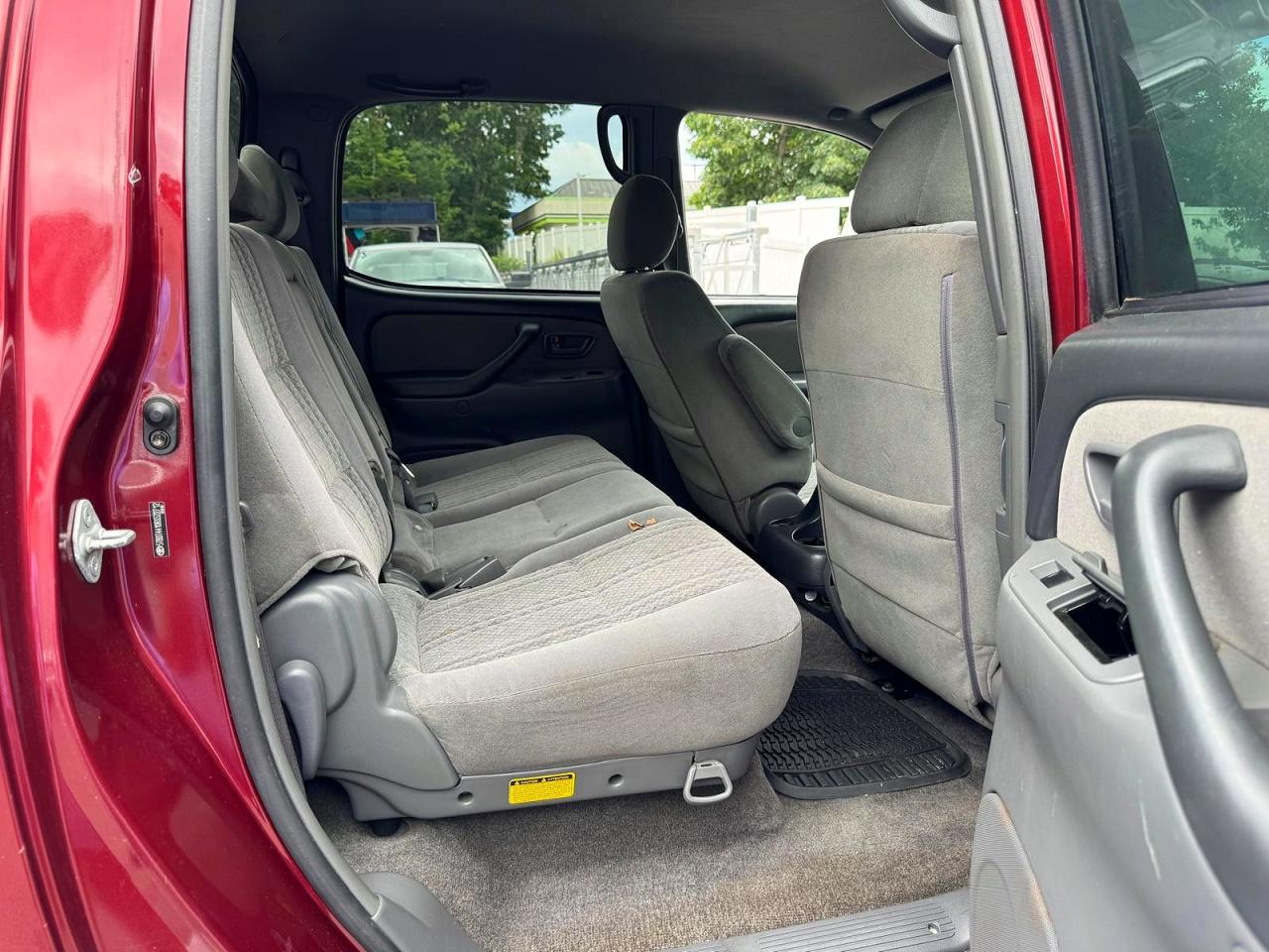 2006 Toyota Tundra Double Cab Sr5 Red vin: 5TBDT44106S522712
