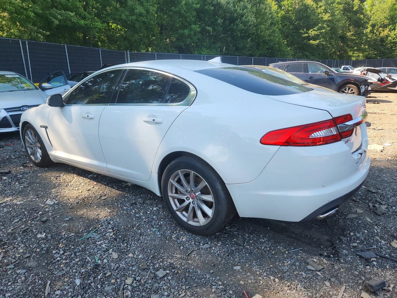 2015 Jaguar Xf 2.0t Premium White vin: SAJWA0FS5FPU58926