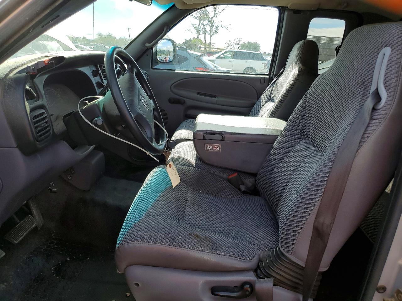2000 Dodge Ram 2500 Silver vin: 3B7KC23Z7YG147669
