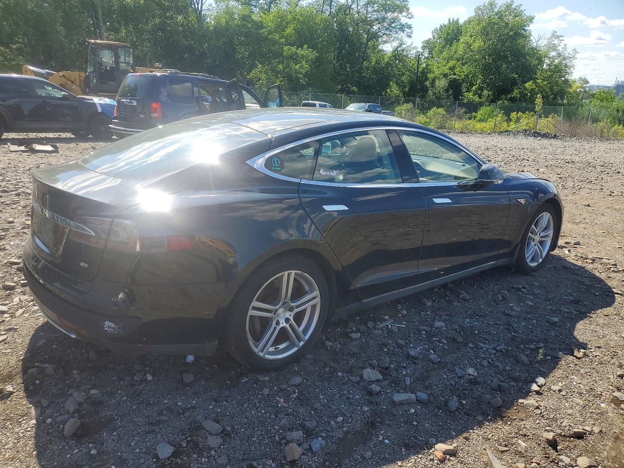 2013 Tesla Model S Черный vin: 5YJSA1CN1DFP12575