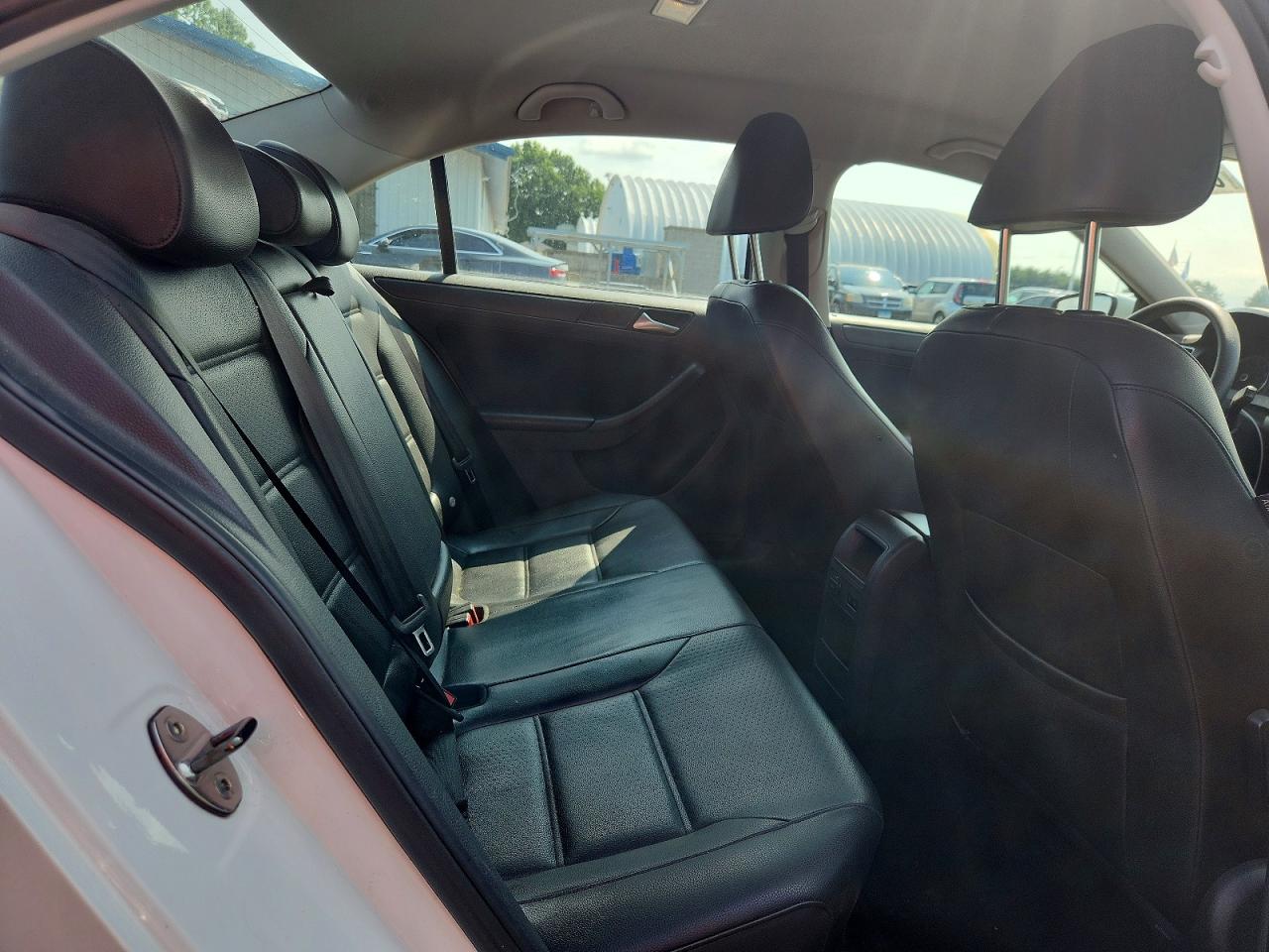 2014 Volkswagen Jetta Se Белый vin: 3VWD17AJXEM294572