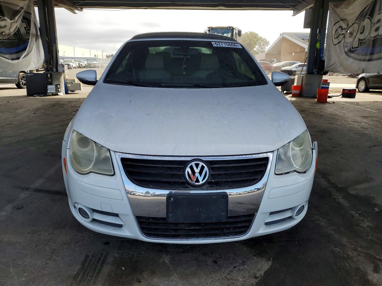 2009 Volkswagen Eos Lux White vin: WVWFA71F99V015423