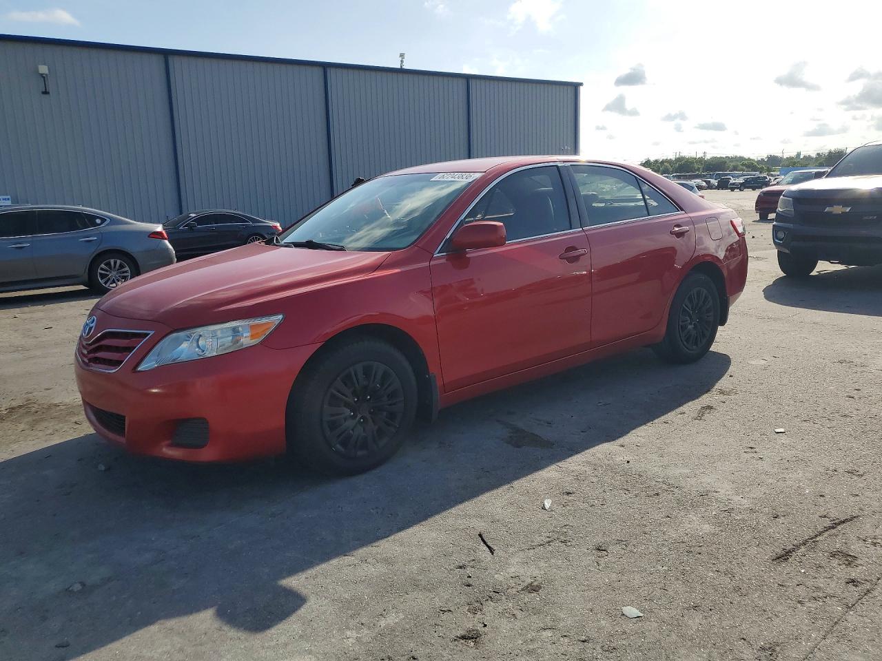 2010 Toyota Camry Le Red vin: 4T1BF3EK0AU536388