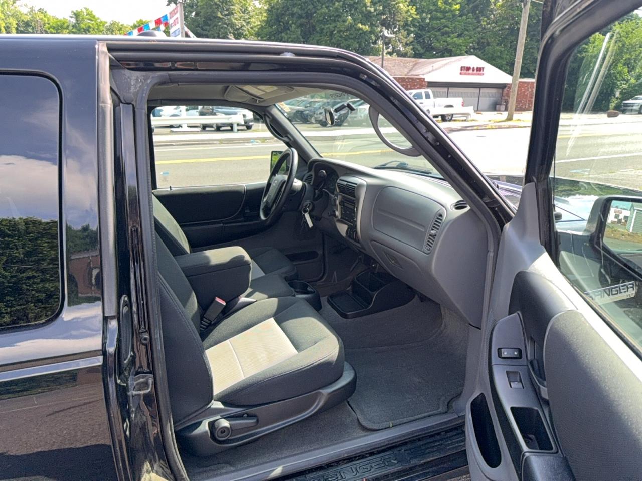 2011 Ford Ranger Super Cab Black vin: 1FTLR4FE8BPB03271