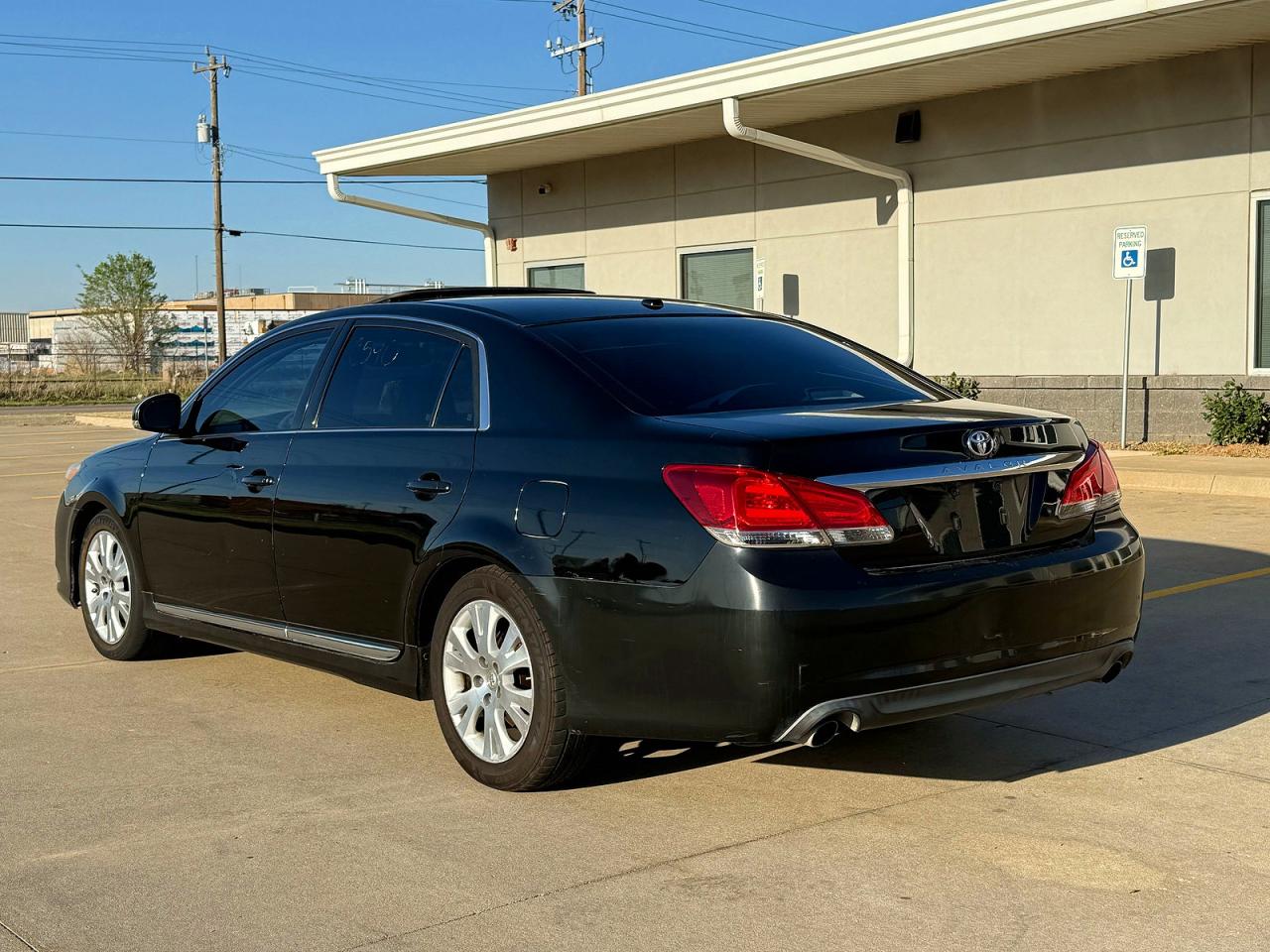 2011 Toyota Avalon Base Black vin: 4T1BK3DB8BU431922