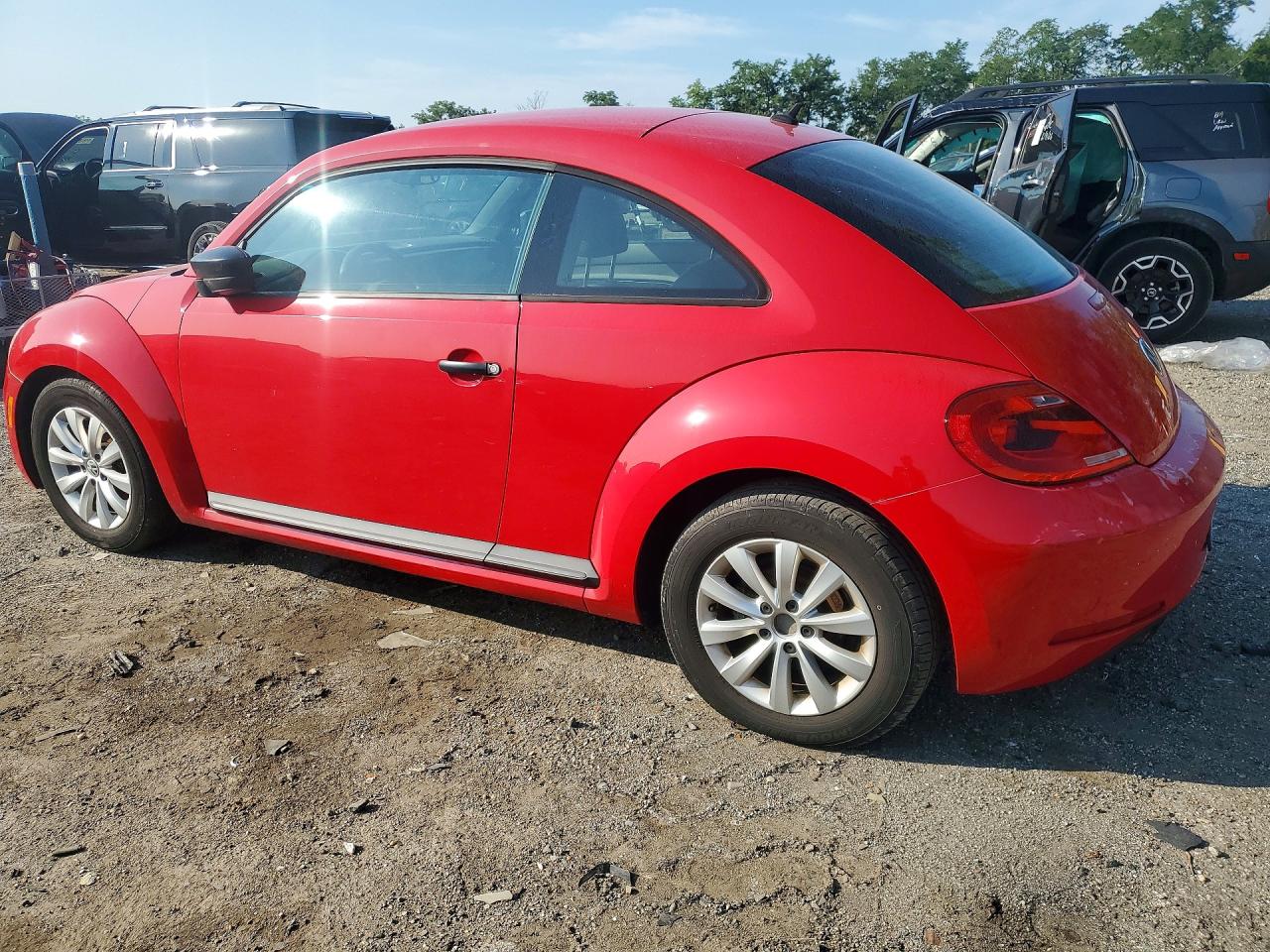 2015 Volkswagen Beetle 1.8t Красный vin: 3VWF17AT3FM636973