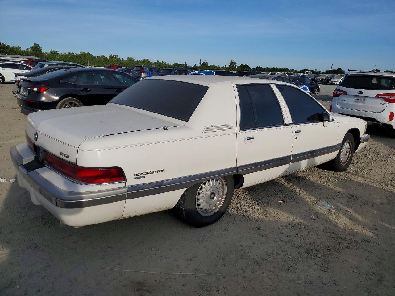 1992 Buick Roadmaster Limited White vin: 1G4BT5377NR458560