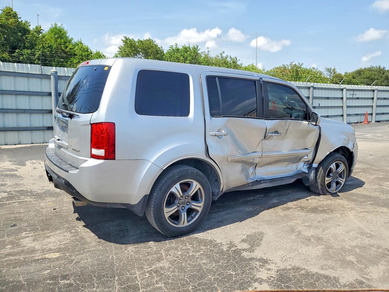 2015 Honda Pilot Se Silver vin: 5FNYF3H37FB020161