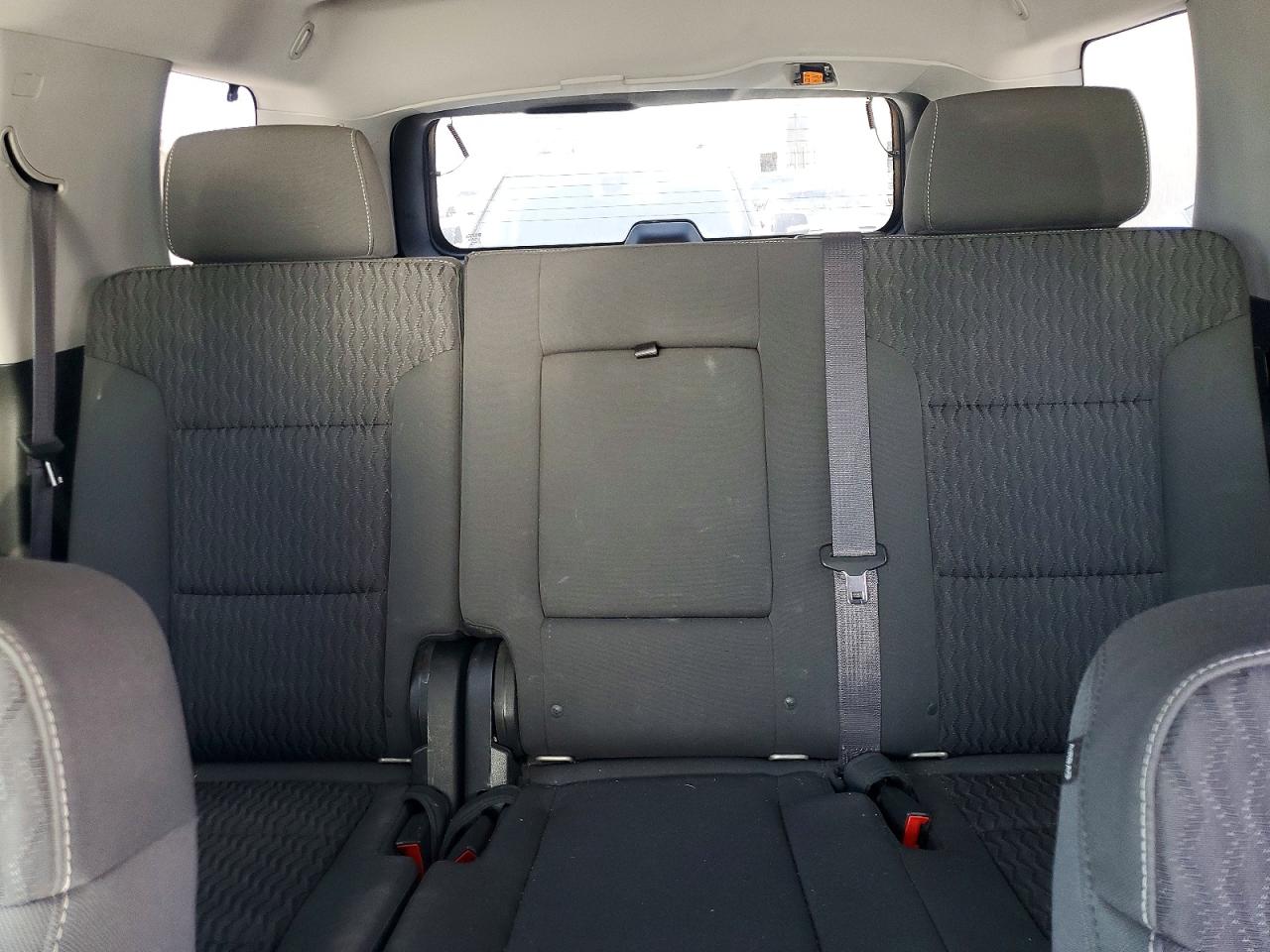 2015 Gmc Yukon Sle Silver vin: 1GKS1AKC1FR675884