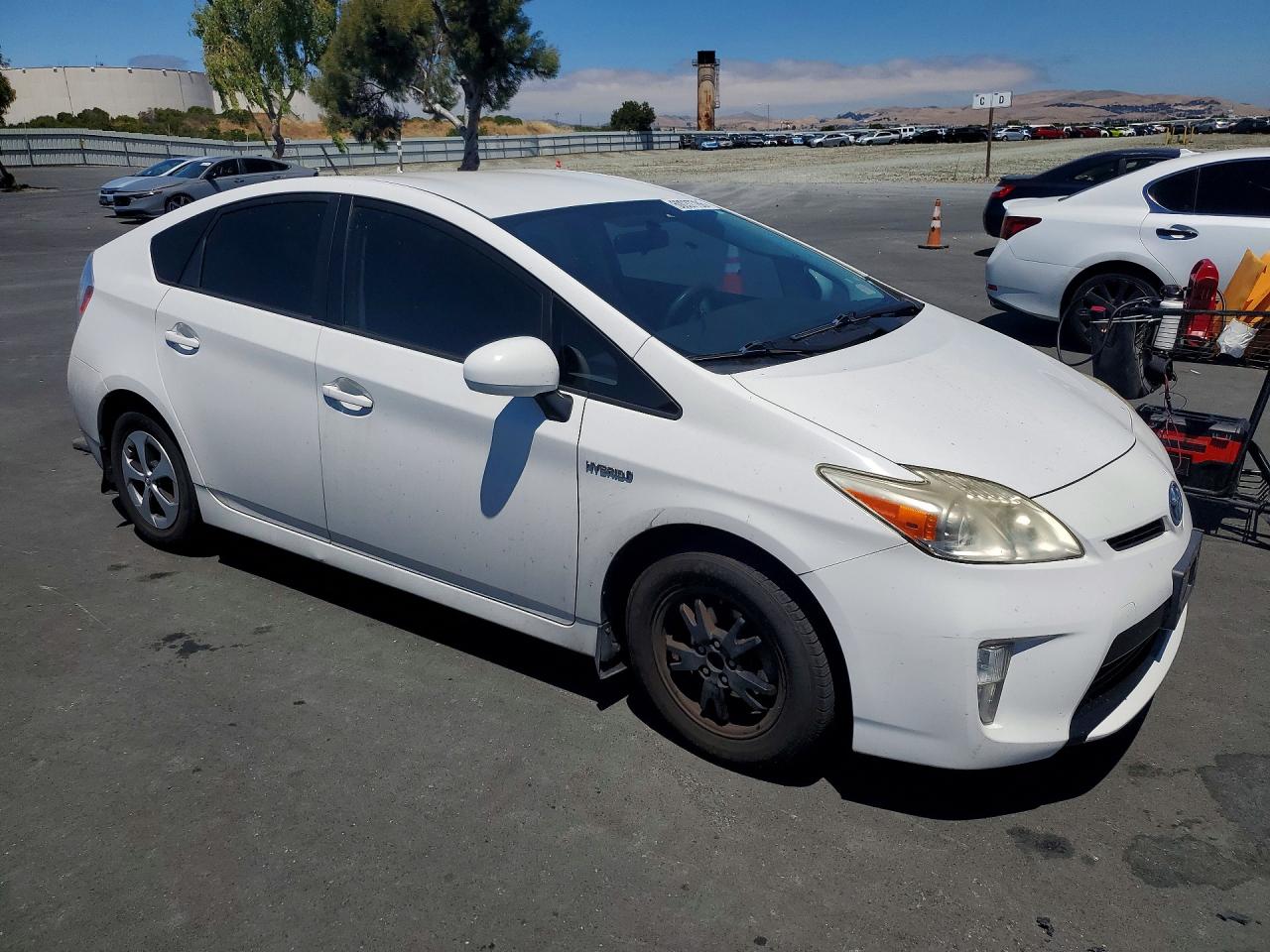 2013 Toyota Prius Two White vin: JTDKN3DU1D5603525