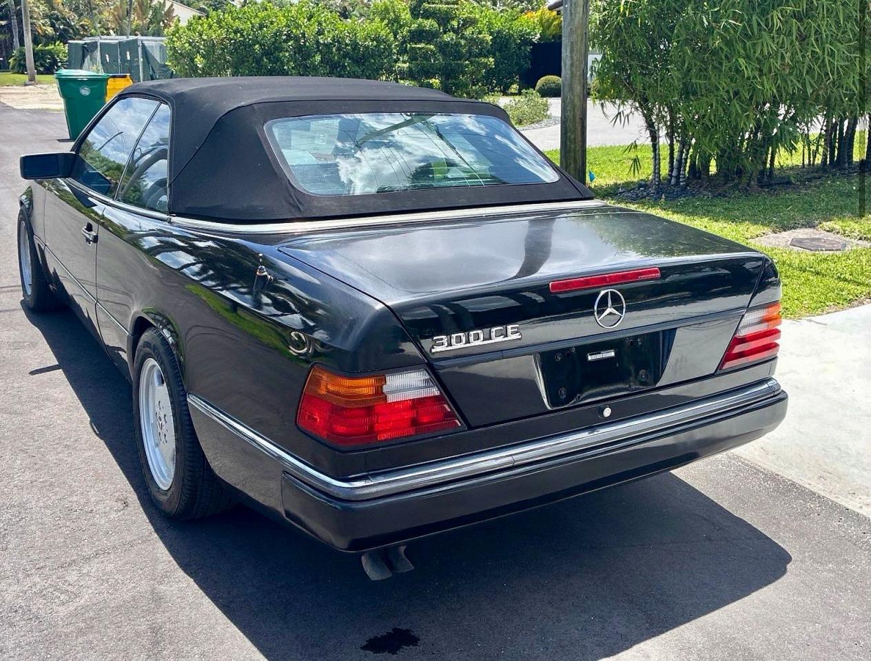1993 Mercedes-benz 300 Cecv Black vin: WDBEA66E7PB922559