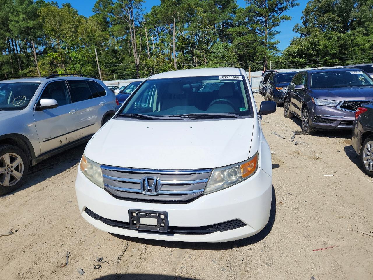 2013 Honda Odyssey Lx White vin: 5FNRL5H24DB071923