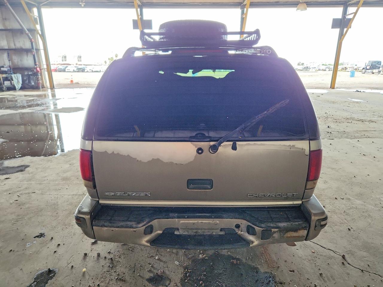 1998 Chevrolet Blazer Beige vin: 1GNDT13W8W2208632