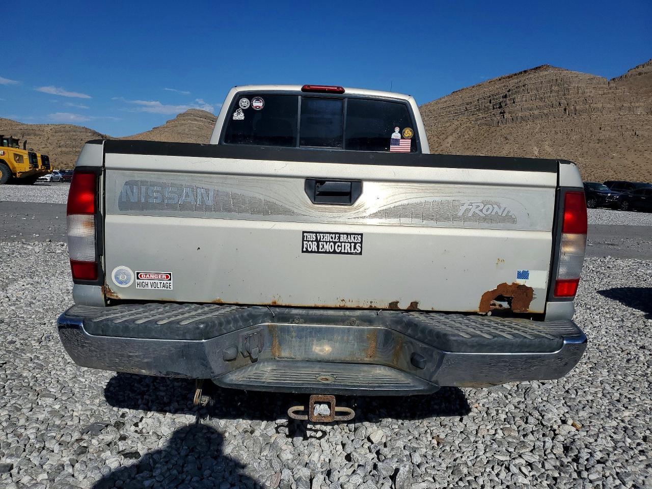 1999 Nissan Frontier Xe-v6 Silver vin: 1N6ED26Y2XC321983