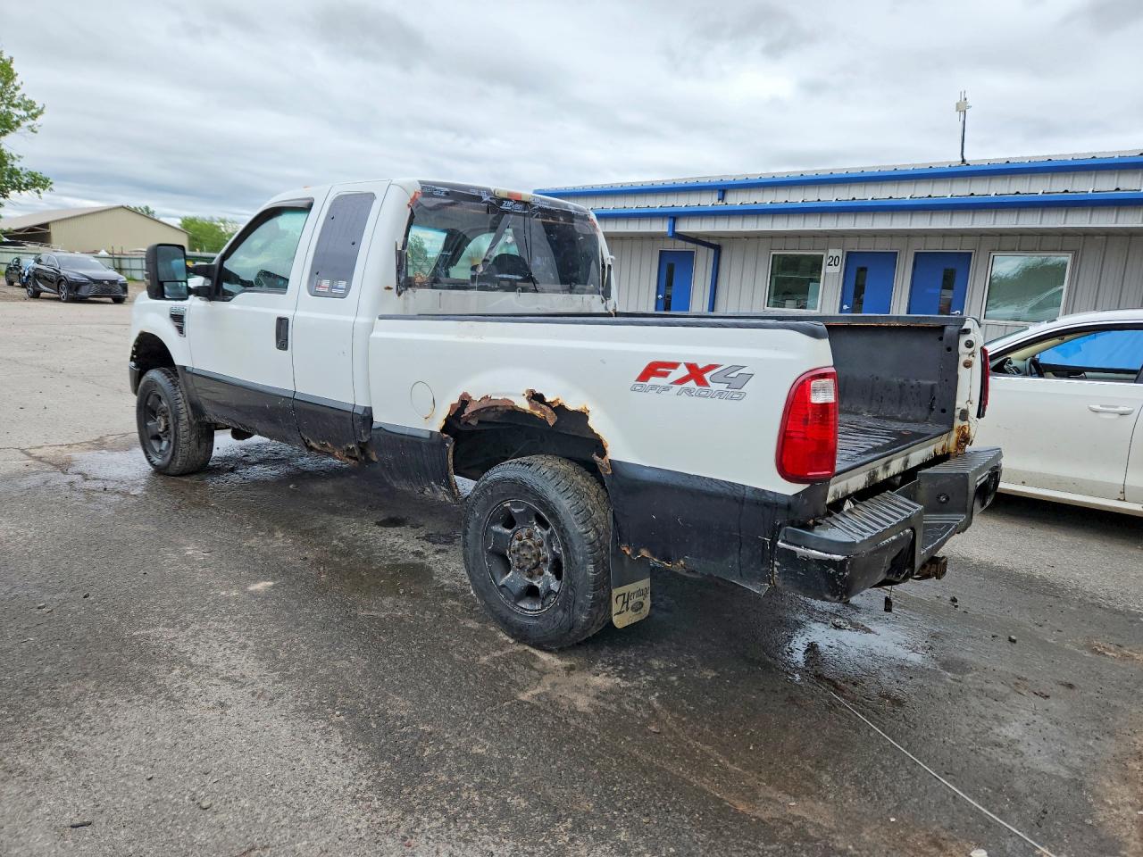 2010 Ford F250 Super Duty White vin: 1FTSX2B56AEB32502