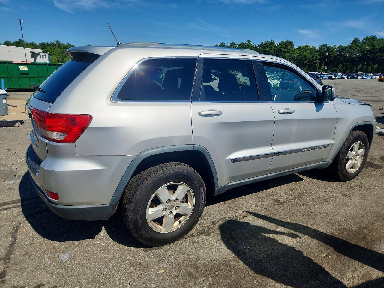 2011 Jeep Grand Cherokee Laredo Silver vin: 1J4RR4GGXBC551491