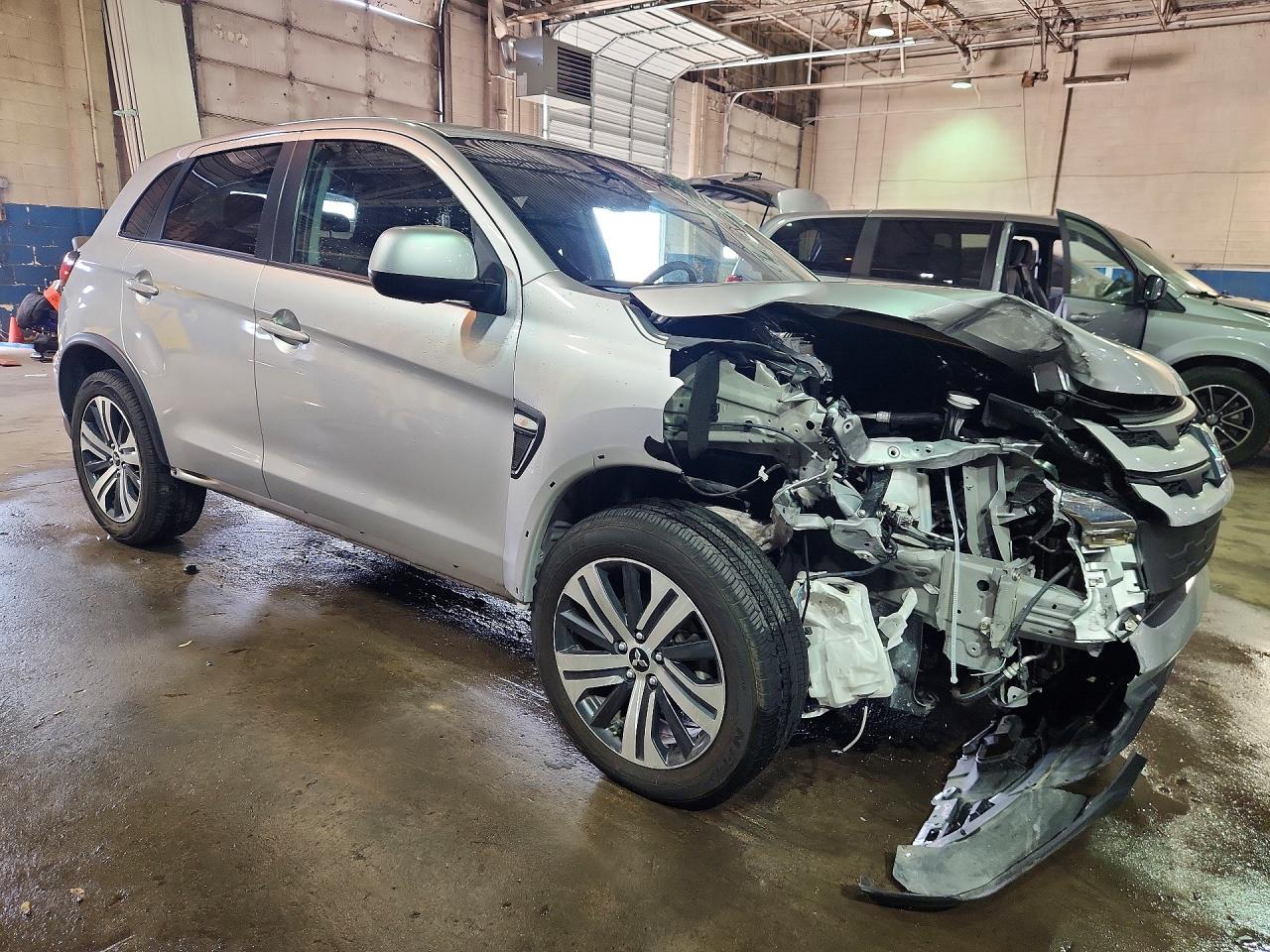 2024 Mitsubishi Outlander Sport S Серебряный vin: JA4ARUAU0RU019120