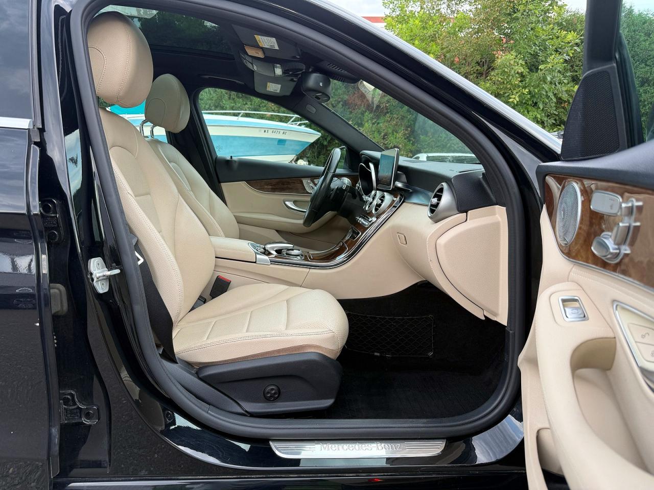 2015 Mercedes-benz C 300 4matic Black vin: 55SWF4KB6FU001502