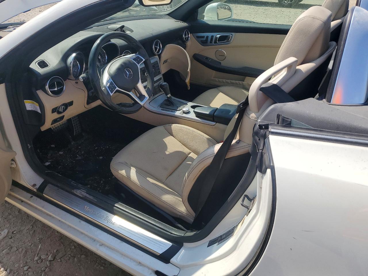 2013 Mercedes-benz Slk 250 White vin: WDDPK4HA5DF058238
